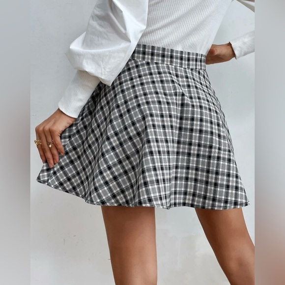 Black and White Plaid Print A-line Mini Skirt School Streetwear Casual Size L - Picture 3 of 4
